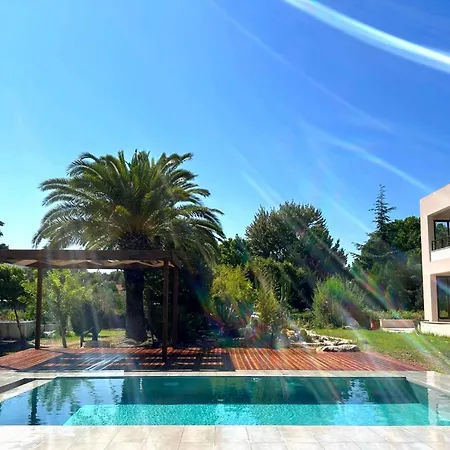 Вилла The Coral Tree Luxury